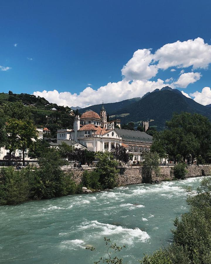 Schoene Neubauwohnung Mit Garten Merano Bagian luar foto